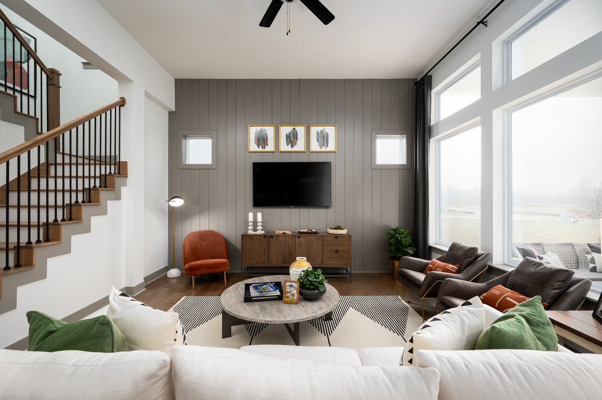 DavidWeekley's tweet photo. Step into the world of elegant living with The Independence floor plan. Ready to make this your dream home? Explore more: https://t.co/QFK78AXNo1

📏 2,697 - 4,092 sq ft
🛏 3 - 6
🛁 3 - 5
🚗 2 -3-car garage

#IndianapolisHomes #DavidWeekley #HomeTour #ChathamVillage #IndianaHomes https://t.co/fWJEFjjg0e