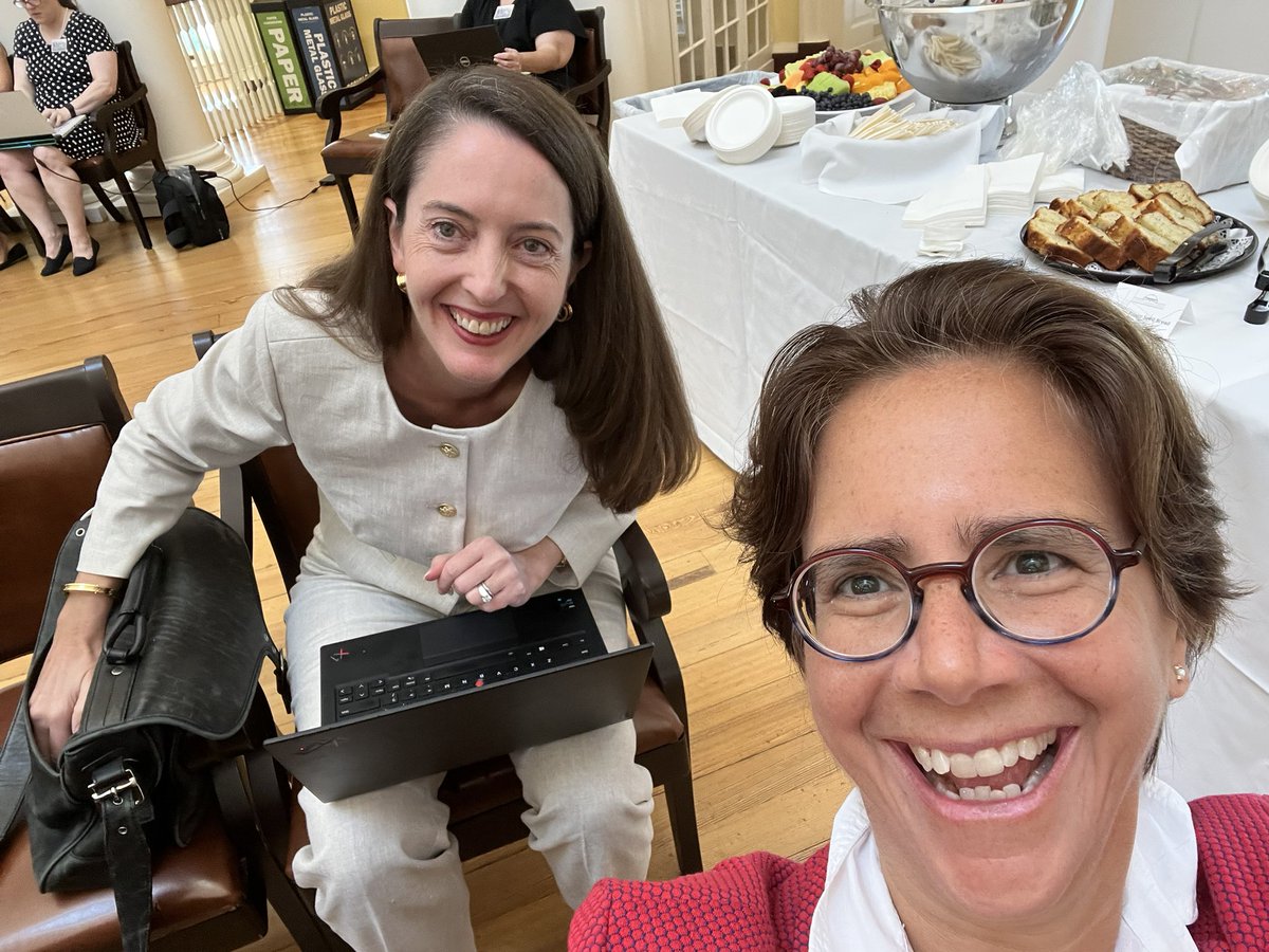 At the Halsted Society celebrating surgical history and science. Thanks to @UVASurgery for hosting…and @CarlaPughMDPhD & @DrLolaFayanju for also embracing the color red. Channeling @JFreischlag! #MedTwitter