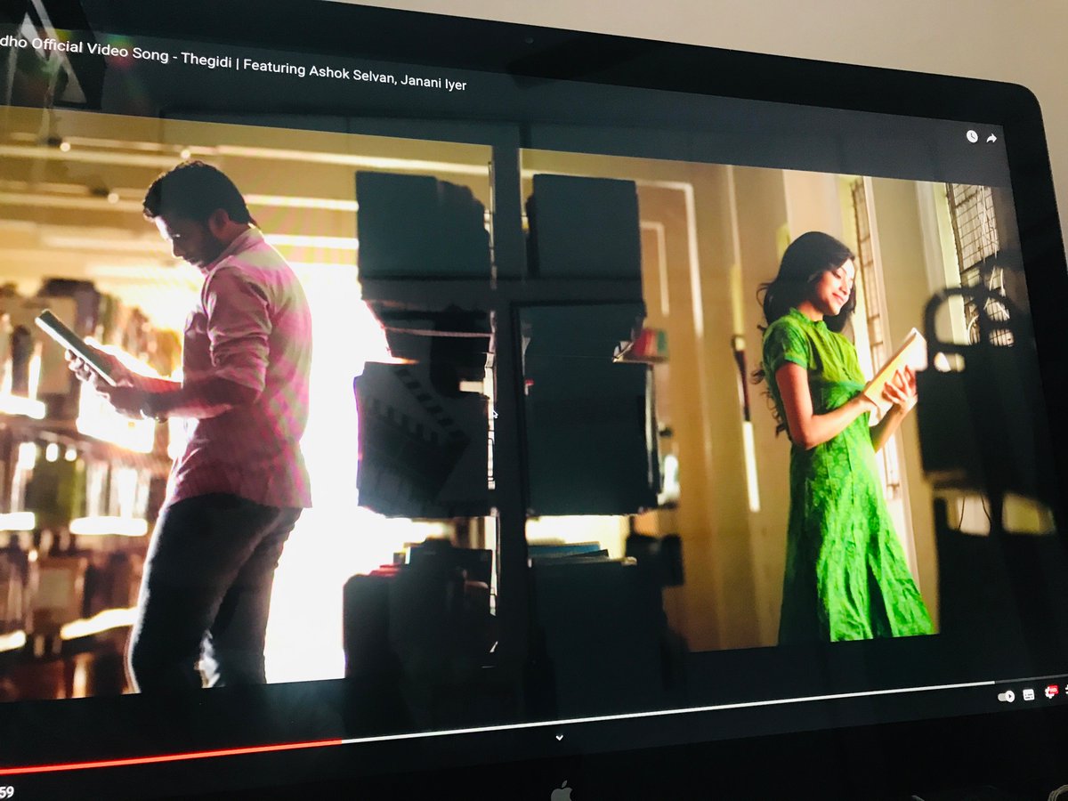 Royalthink95's tweet photo. It’s been around 8 yrs  since I watchd  this movie. Still I feel same whn I watchd it  1st tym. This is one of the best thriller with such beautiful music. Ths is the one of th reason that I developed interest on filmmaking. #thegidi forever classic . #Jananiiyer @AshokSelvan https://t.co/6tICqFtxGK