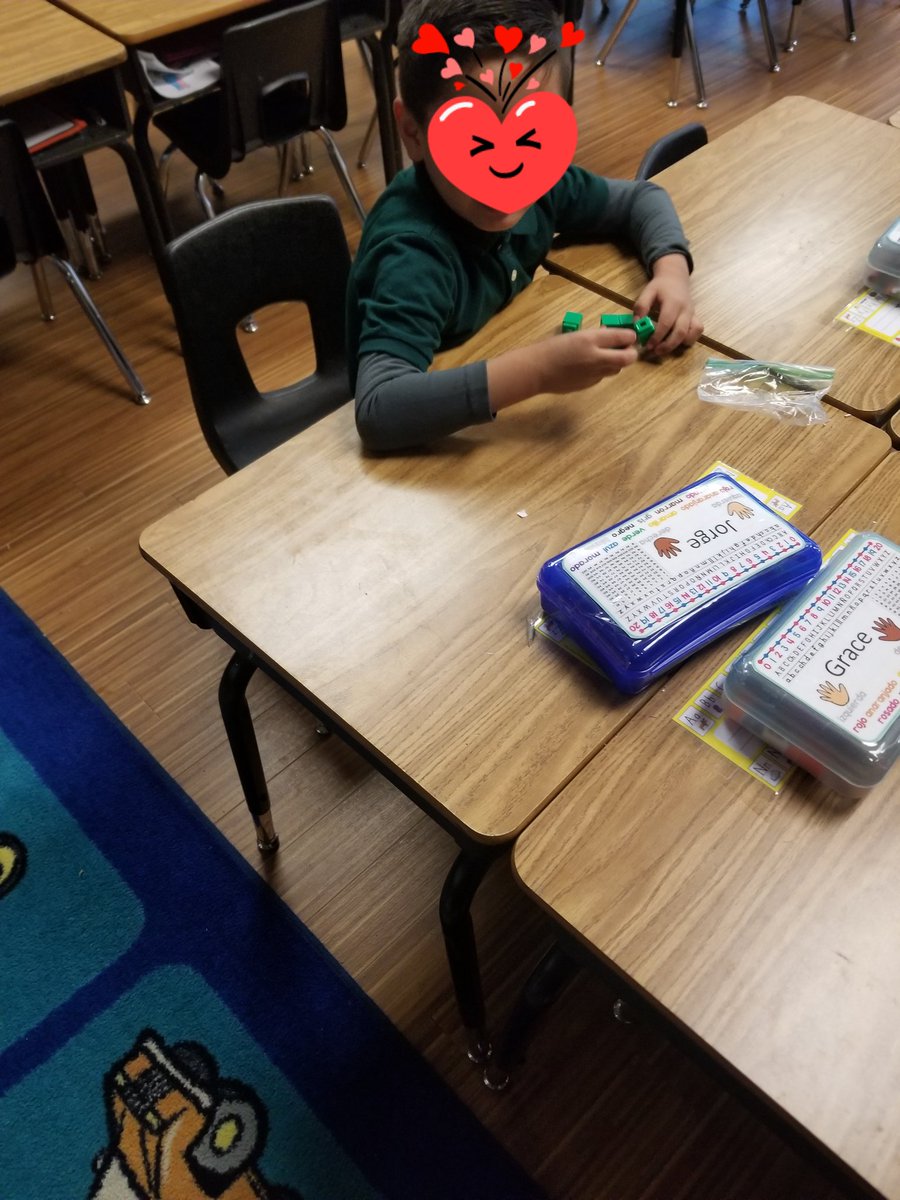 TracyRiley3rd's tweet photo. Back to Kindergarten where my teaching career started.   Loved leading the littles in comparing numbers in English.
#RISDLEADANDINT
#RISDWEAREONE
#RISDBELIEVES 
#CBEELEVATE
@CBEBears https://t.co/9aDw4funpH