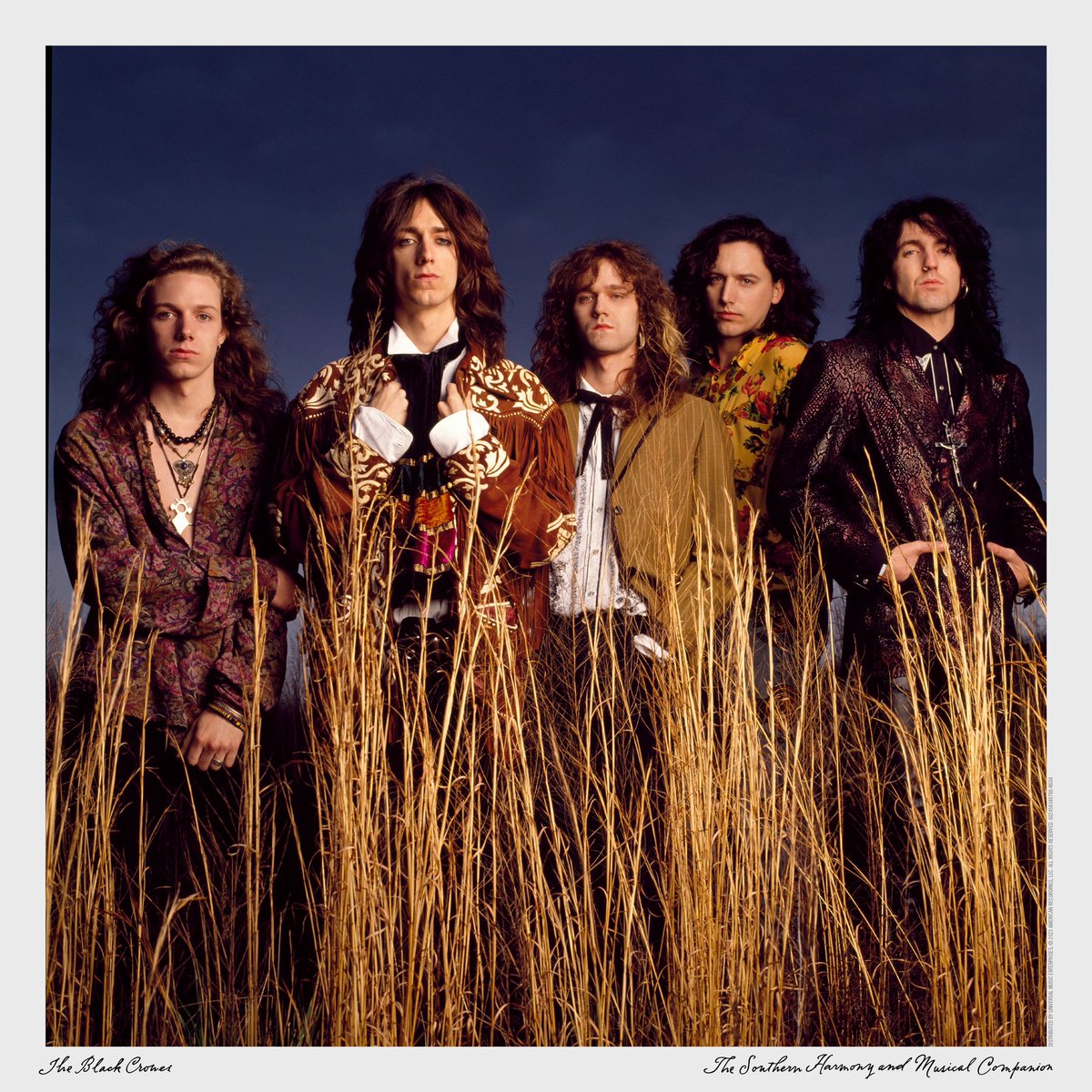 theblackcrowes's tweet photo. Included in #TheSouthernHarmonyAndMusicalCompanion Super Deluxe Box Sets (4LP + 3CD) are four 12”x12” lithographs of images from select Mark Seliger photo shoots.

Pre-order the limited edition box sets, fan packs, and more exclusively on our web store: https://t.co/A5ZRmu0s9J https://t.co/klh2ya29hR
