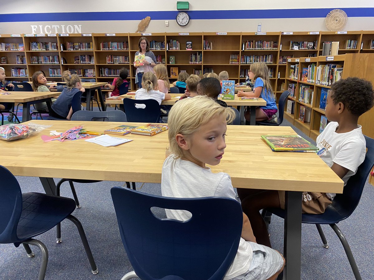 Library Time! Such an exciting trip each week! <a href="/Mosleykids/">Mrs. Mosley's Class</a> #bearshine