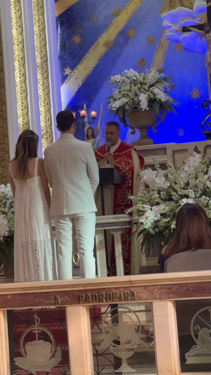 Engaja_Gabi's tweet photo. Que casamento lindo 🥲! Sejam muito felizes , Carol e Thiago 💐❤️ https://t.co/UbHIhI5unN