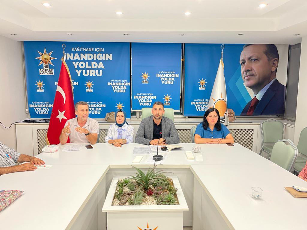 omeratilla34's tweet photo. 📍Merkez Mahallesi

Haftalık Olağan Yönetim Kurulu Toplantımızı İlçe Yönetimimizin Katılımlarıyla Gerçekleştirerek Gündeme Dair Değerlendirmelerde Bulunduk.

İlk Günki Aşkla Durmak Yok Yola Devam.
@osmannnurika @DrSerkanCntrk @MevlutOztekin https://t.co/82lDGNq4Wz
