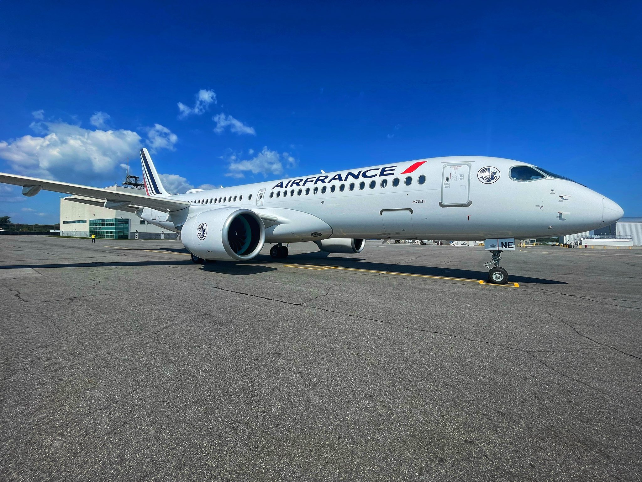 Air France welcomes “Grasse”, its 20th Airbus A220-300
