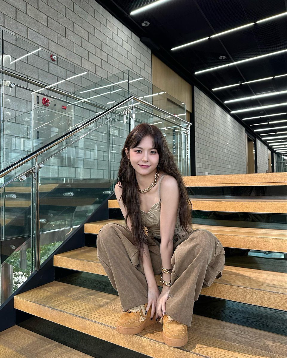 kthjiwon's tweet photo. slay is definitely HER ERA https://t.co/5YeCBRzb6p