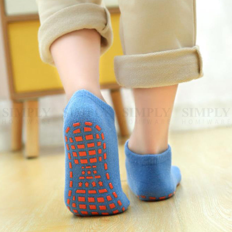 SimplyHomeware's tweet photo. "The bottom anti-slip design allows children to play safely, even in a smooth place like a trampoline or slide.
https://t.co/Ug5A8Y7Sji
#KidsSocks #BabySocks
#NonslipKidsSocks #KidsSocksNonSlip #BabyNonSlipSocks" https://t.co/aFXCSeXVMa