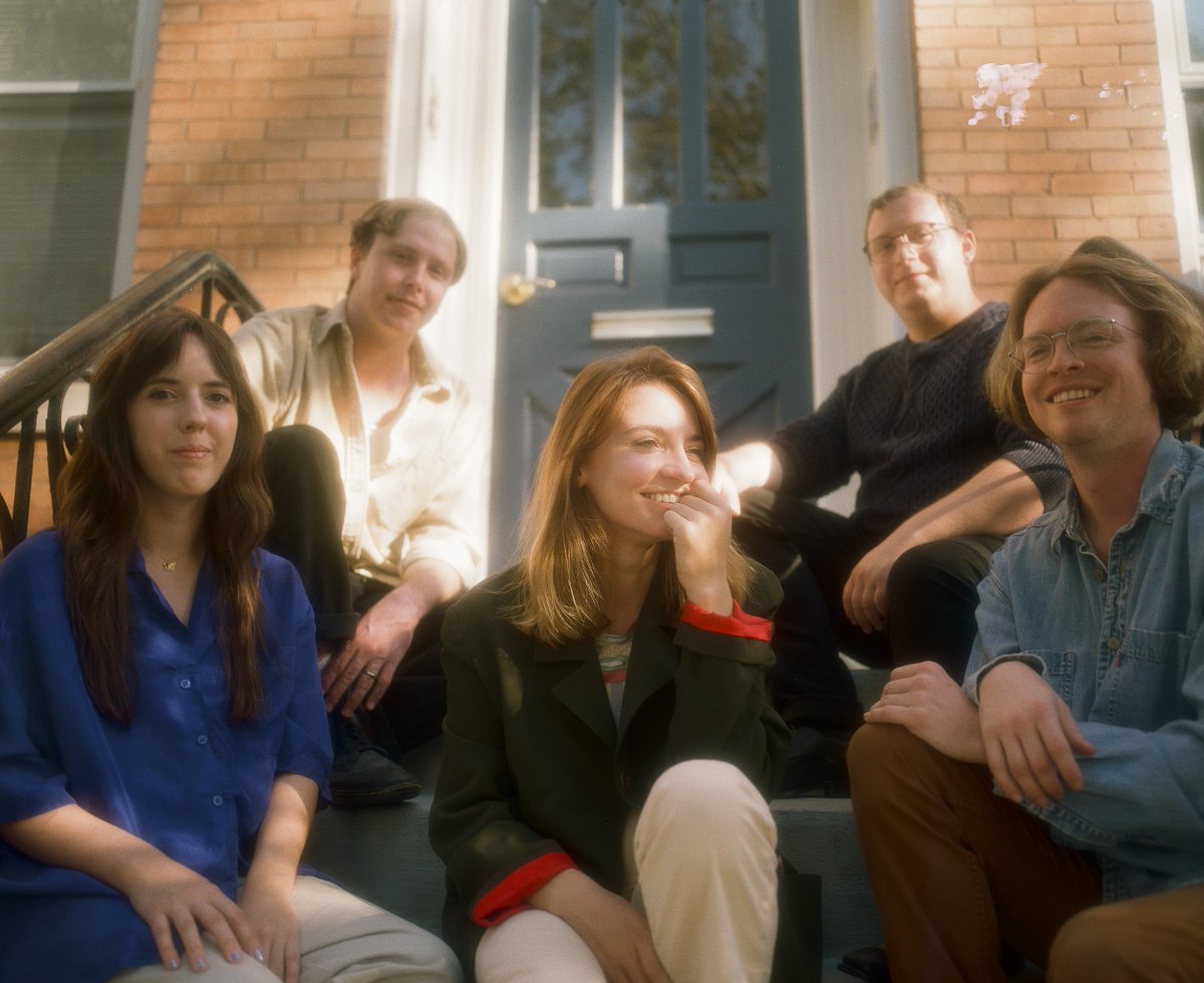 propaganda_site's tweet photo. Why Bonnie plays a laid-back, easy going type of indie rock with folk undertones, dream pop influenced sound, and plenty of solid pop hooks. 

Find out more about their music at https://t.co/BGPIHnNXNk 
#tPsThrowback #WhyBonnie @whybonniemusic https://t.co/fBUVTwQt4d