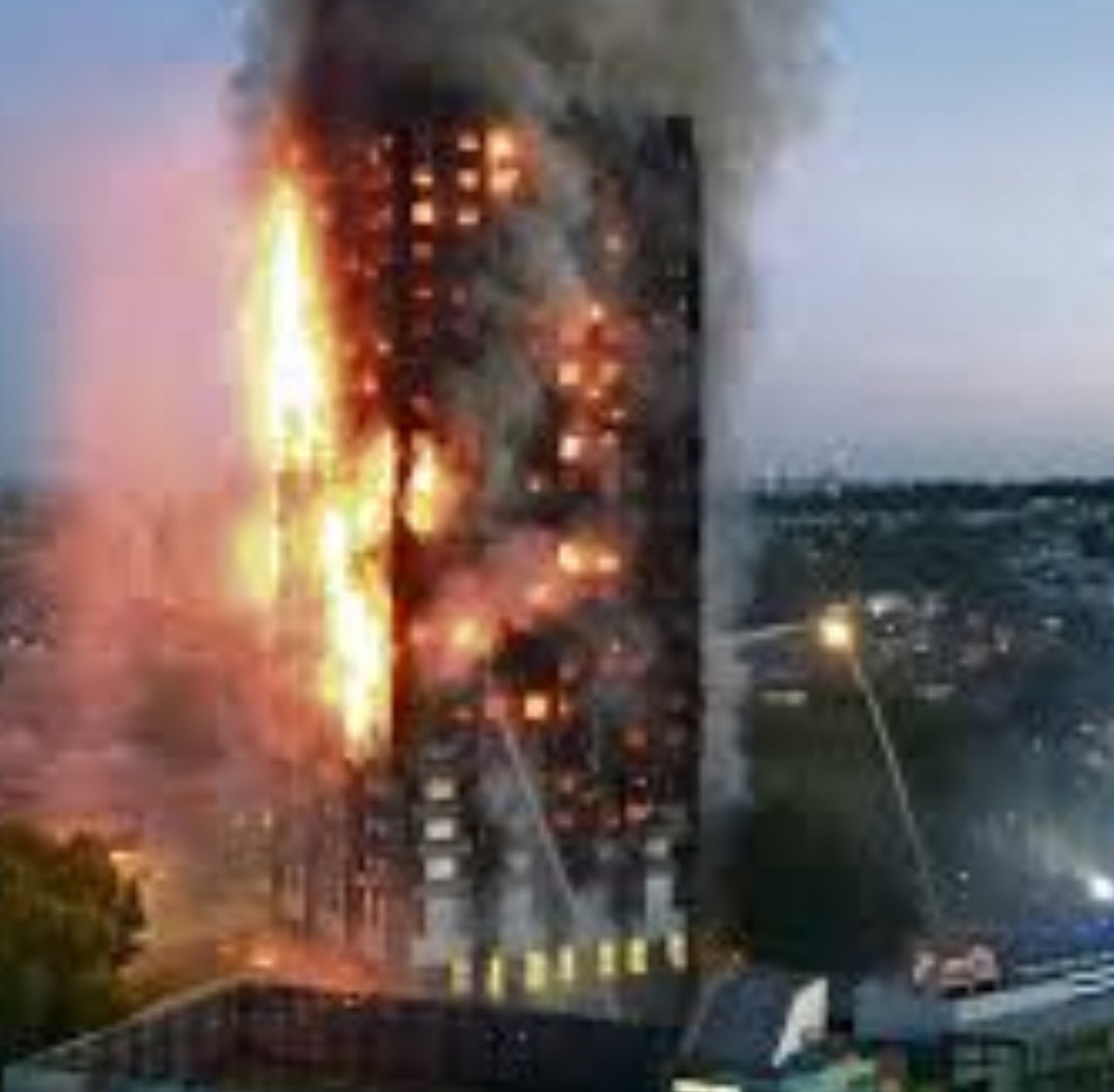 Nous sommes navrés de vous annoncer que notre siège social a été victime d'un incendie. Nous ignorons s'il s'agit d'un incendie criminel ou non mais une enquête est en cours !!