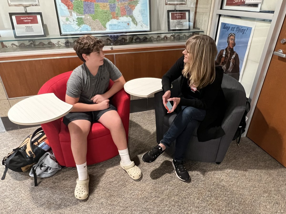 ❤️IH Experienceship Coordinator, Ms. Silvius connecting with kids while  helping them to sculpt individual plans &amp; working hard to build relationships with community partners <a href="/IHSchools/">Indian Hill Schools</a> #ihpromise <a href="/IHExperiences/">IHExperienceships</a>