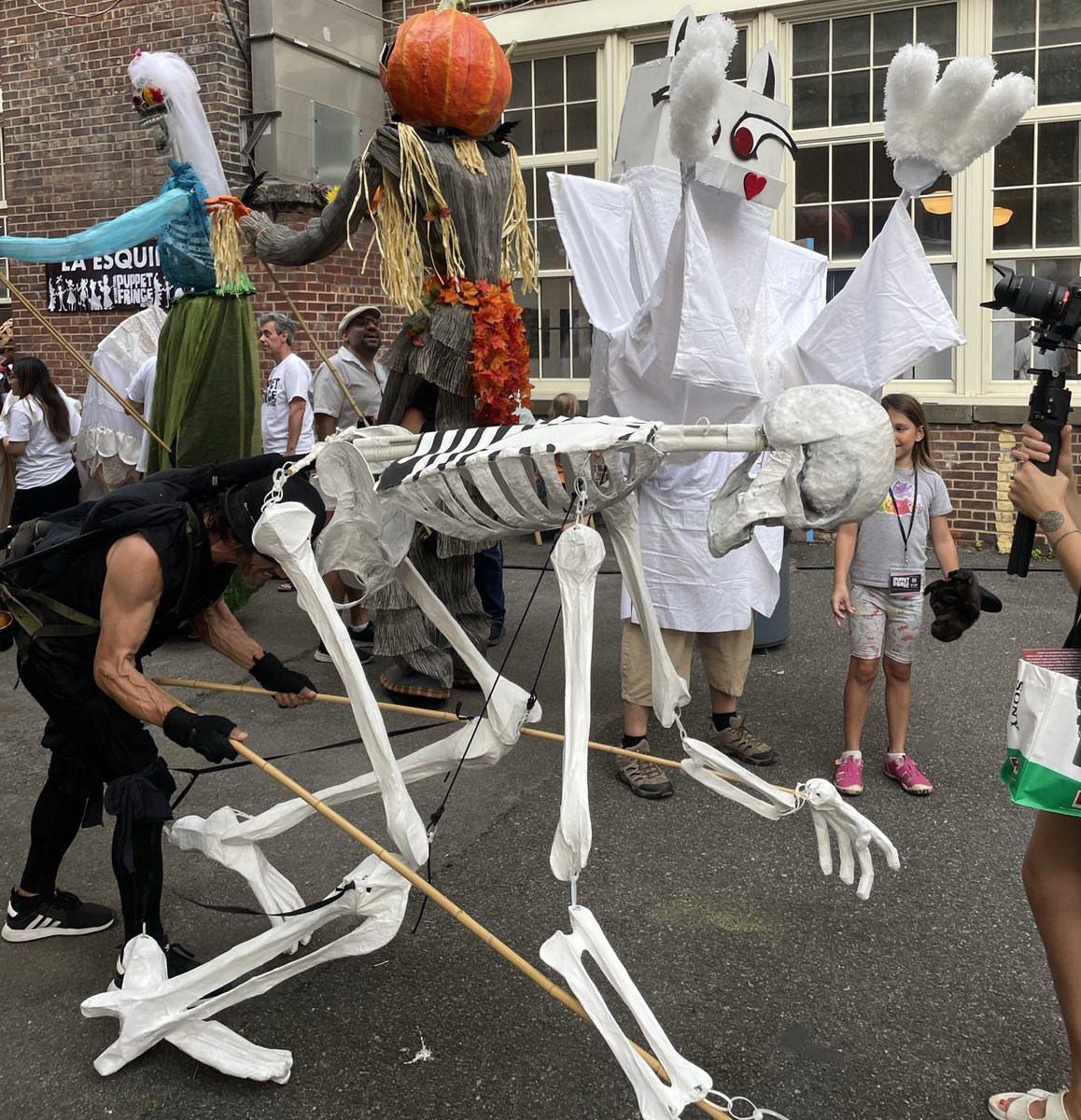 MadeinNY's tweet photo. MOME September highlights are here! 📢

Get updates on #NYCSummerofGames, @GRAMMYMuseum "A New York Evening with…" series, #CurtainUpBway, @NYLFF, new season of @nyc_media “92NY on NYC Life,” @BKBF, @TheNYFF, @NewFestNYC, #NYCWomensFund and more: https://t.co/SLwqwrPXB1 https://t.co/COEgzL1wG4