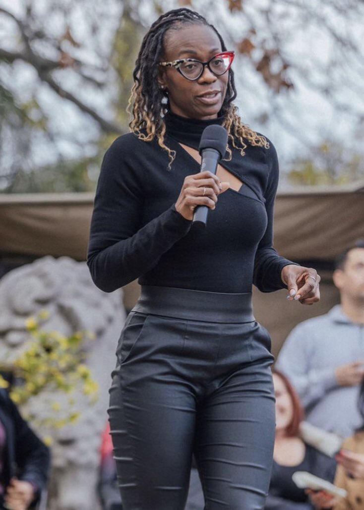 ninaturner's tweet photo. News soon 👀✊🏾⚡️ https://t.co/bkQAeKoyeM
