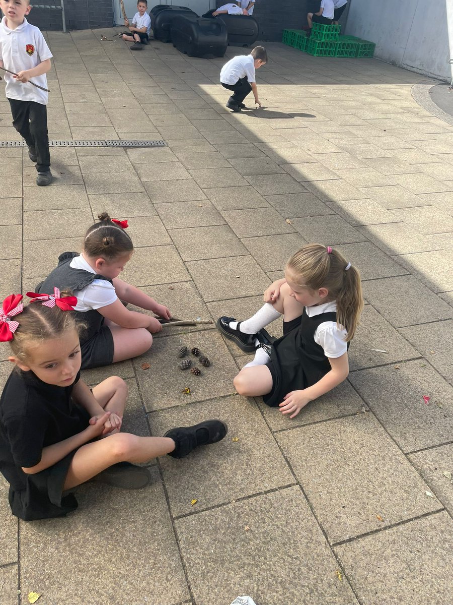 DreghornPrimary's tweet image. Primary 2 have been learning about estimating in numeracy this week. Lots of practice with the Kapla and using natural resources outside. 🍂 🌳 👷‍♀️ 👷‍♂️ #estimating #numbersinaction #learningthroughplay #playpedagogy