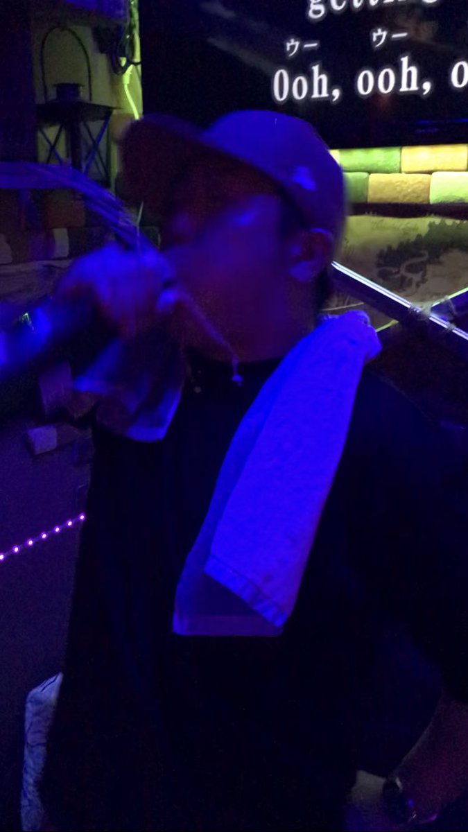 zonoCamp's tweet photo. めちゃくちゃこぼしてるやん🤣勿体なって❗️

ラッパ飲みで吹き出して前の子に…💧

シャンパン入れて頂き有難う御座います☺️

常連さんいつも感謝です😭

#北区赤羽
#カラオケバー
#飲み放題歌い放題
#海賊 https://t.co/fzXqtW5IjE