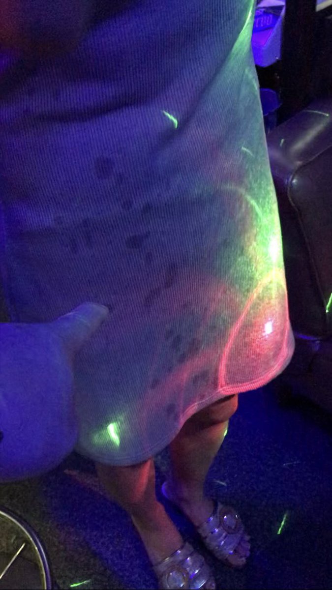 zonoCamp's tweet photo. めちゃくちゃこぼしてるやん🤣勿体なって❗️

ラッパ飲みで吹き出して前の子に…💧

シャンパン入れて頂き有難う御座います☺️

常連さんいつも感謝です😭

#北区赤羽
#カラオケバー
#飲み放題歌い放題
#海賊 https://t.co/fzXqtW5IjE