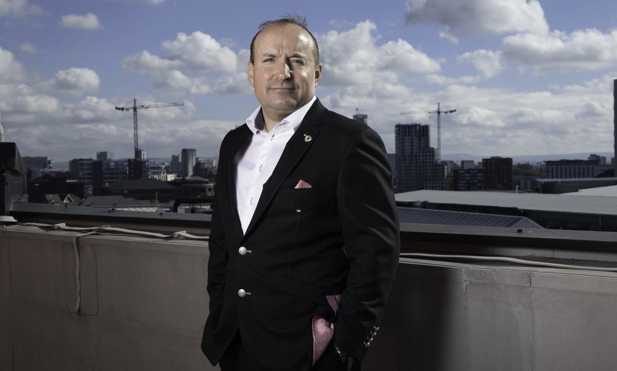 Bank on Dave tweet media