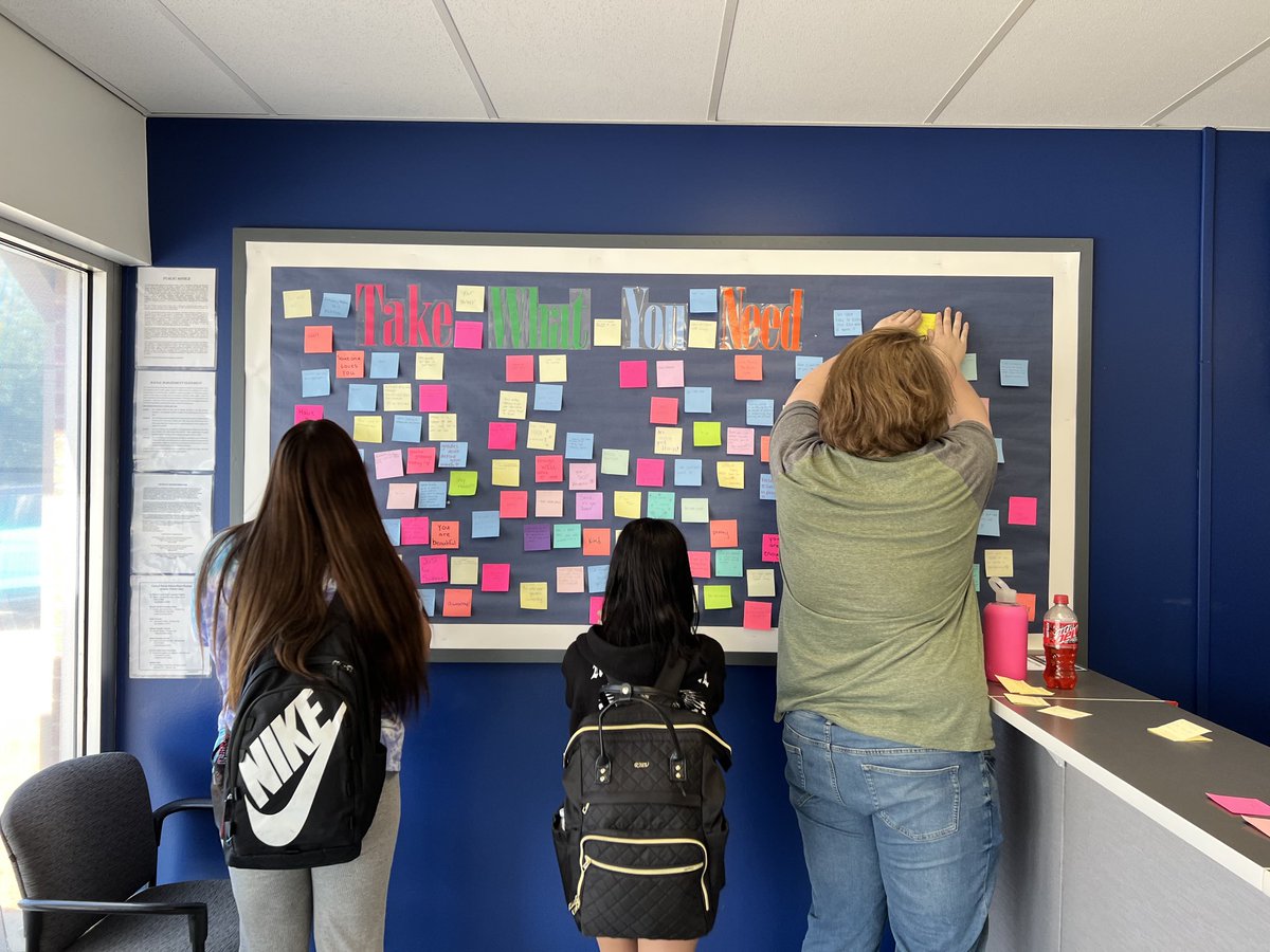 ZumHopeHigh's tweet photo. Students hanging notes on our Take What You Need board!  #HopePride https://t.co/pQOuGo8157