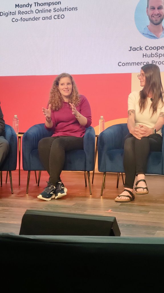 stephbaiocchi's tweet photo. Talking commerce and @HubSpot Commerce Hub with these fantastic folks! @INBOUND #INBOUND23 https://t.co/CGy6MHmF0I