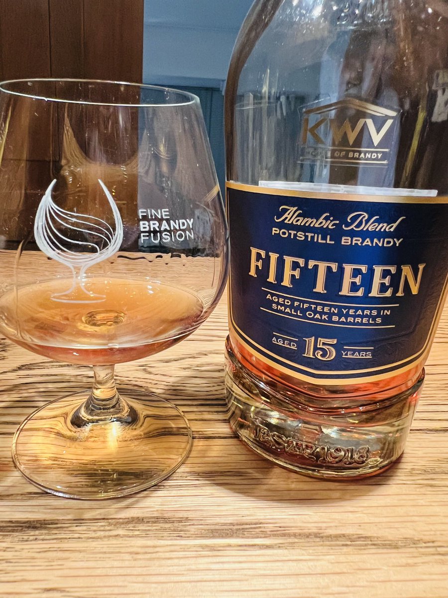 Winbeebee's tweet photo. Dear #BrandyGods my tipple with the #EuropeanQualifier #FranceIreland #LoveBrandy @christellerj @pdebod @KWVBrandy a 💯 point @veritasawards Brandy - first ever! https://t.co/LbRXDTVF4G