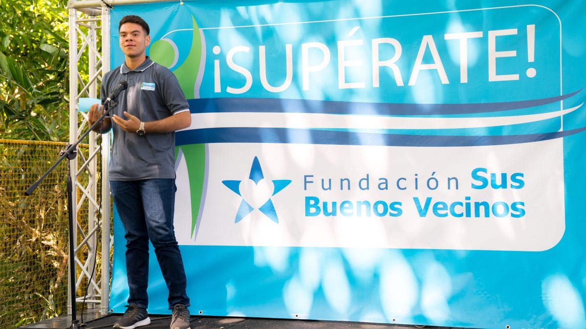 ¿Sabías que contamos con un Centro ¡Supérate! en Santiago de Veraguas? 🤓

📚 Este programa ofrece estudiantes de secundaria la oportunidad de recibir durante 3 años capacitación complementaria en inglés, informática, y valores, con almuerzo diario y acceso a tecnología.