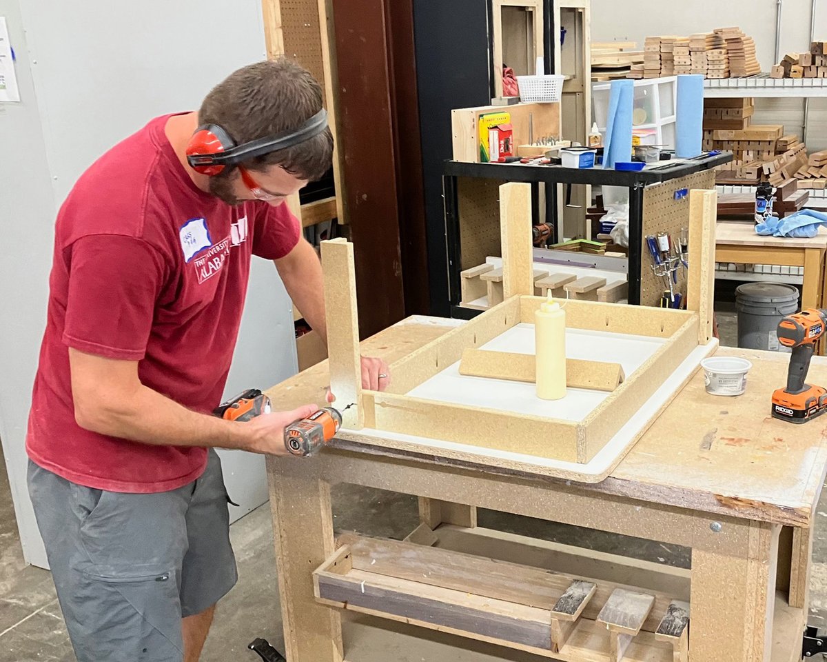 NLFBank's tweet image. Special thanks to our amazing table building volunteers from @proctergamble who built a whopping 32 tables last week! Your contribution will help 32 families in need gather around and eat meals together!
#volunteers #tablebuilding #woodworking #cincyfurniturebank