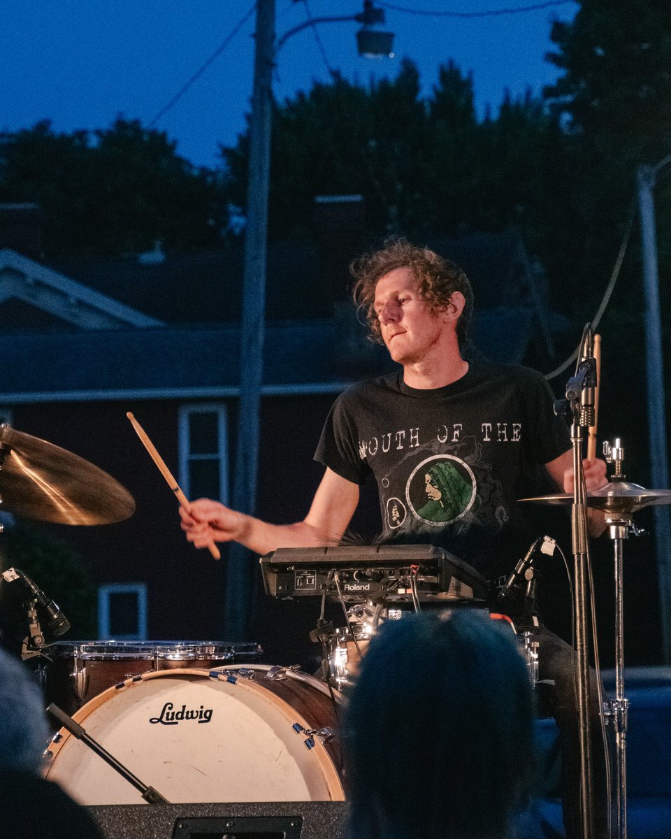 oldfremont_shea's tweet photo. Blacking Out
..
Artist: @Moira_Band w/ @hiphoptino
ToXic Fest ‘23
Photograph taken on 6/10/23 during @ToxicBrewCo1 10 year anniversary Concert
..
#oldfremontfilms #photography #photo #concert #toxicbrew #toxicbrewco #toxicfest #daytonohio #indierock #moira #tino #hiphoptino https://t.co/hufRGAI3CC