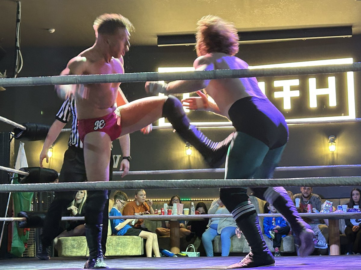 Wee_Westie29's tweet photo. Match 3 : @jamesellispw VS @TheFrankGallo in a *Methil Station Memorial Match *
#FPWATruthOrDare #FPWA @FPWAsylum https://t.co/XybhwDQBma
