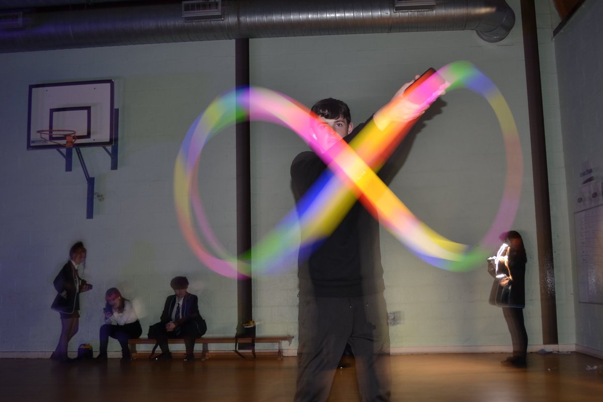 MintlawCreative's tweet photo. Higher Photography had fun in the dark today! With a focus on shutter speed we tried out some light painting 📷💡 https://t.co/vxlOC7dtNn