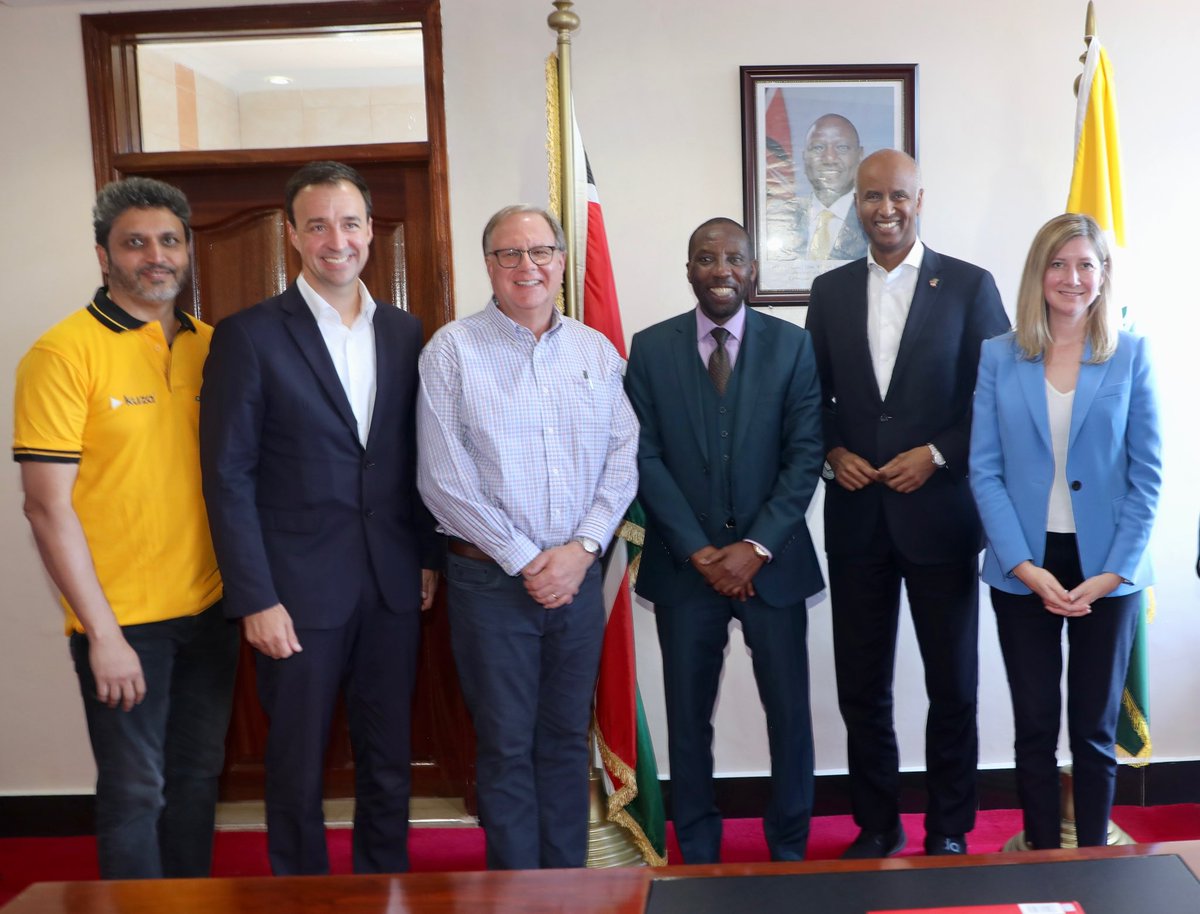 UNICEFKenya's tweet photo. .@unicefKenya &amp; @GenUnlimited_ met with young #agripreneurs benefitting from the public-private youth partnership model by @County_20 &amp; @Kuza_Biashara.

The project is using innovative #technologies to empower young people in #agriculture &amp; #business to improve their livelihoods. https://t.co/naJX5rE670