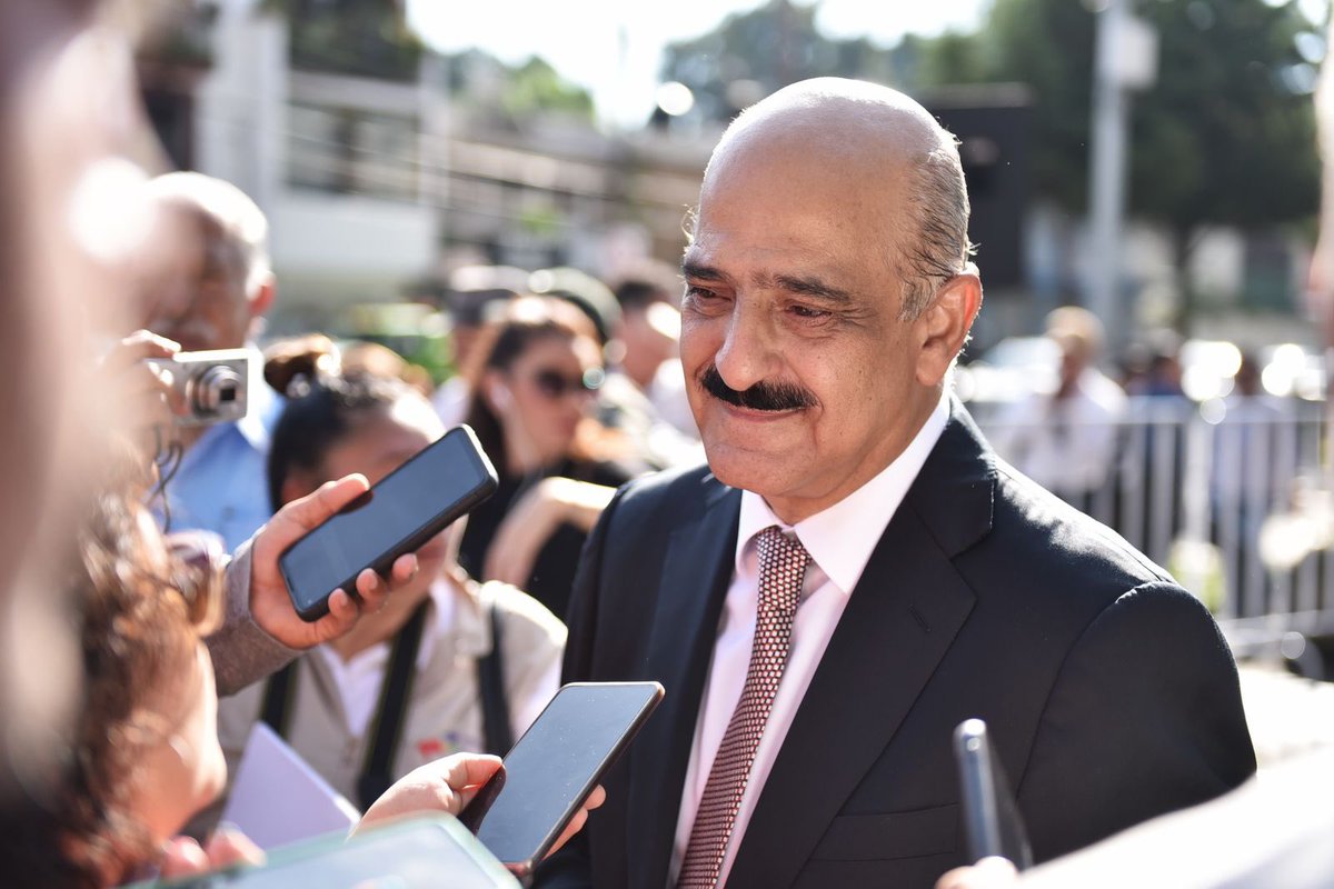cguerreromtz's tweet photo. 🔥Extra, extra: Nuevamente, el presidente municipal de Xalapa, @ahuedricardo es considerado el mejor alcalde evaluado de #Mexico de acuerdo con el estudio de opinión realizado por Arias Consultores "Así van 100 municipios".
💯Con base al ejercicio que corresponde al periodo del 24 al 29 de agosto del 2023, Ricardo Ahued obtuvo una calificación de 80.6 por ciento en el desempeño logrado al frente de la Administración Municipal y un 89.7 por ciento en el rubro de credibilidad.
👏Estas cifras son la carta de presentación del Edil xalapeño, pues se coloca como el mejor alcalde de  los 100 municipios más importantes de #México y como dato revelador, contrasta con la aprobación que tiene el resto de los alcaldes, de apenas un 40.2 por ciento en promedio.
👌Bien por el alcalde de la capital de Veracruz, por su arduo trabajo para beneficio de los xalapeños.
