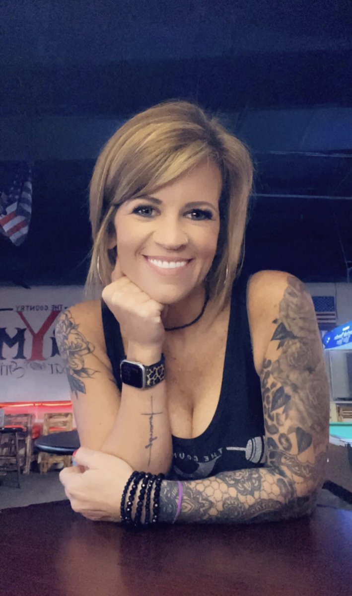 gym_country's tweet photo. Guess whoโs back behind the bar till 7???
Me!!!!!
Come by and see me!!!
Taco Salads all day!!!!
#TheCountryGym #TheGym #BarAndGrill #Milton #MiltonFlorida #MiltonFL #DowntownMilton #ThingsToDoLocally #BandsOnBlackwater #MeetMeAtTheGym #Bar #Grill #LocalBusiness #TacoSalad https://t.co/8ENXdHeIHQ