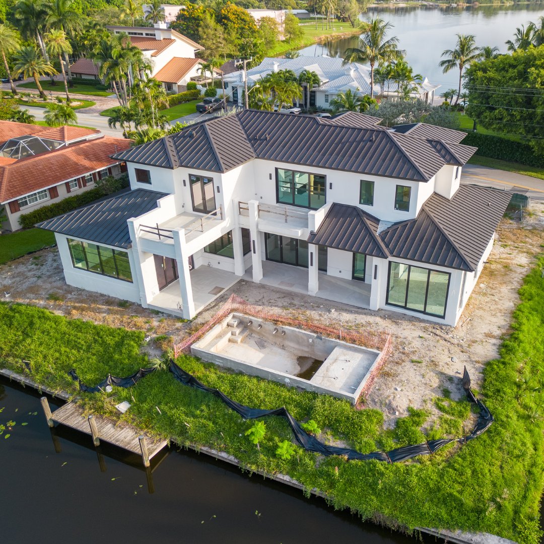 BellaHomes3's tweet photo. ❕Available❕Swipe➡️
Take a look into how far 830 Lake Shore Drive has come! 
- rendering ➡️ empty land ➡️ a masterpiece in the making - 
.
.
.
#bellahomes #builtbybella #builtbybellahomes #newconstruction #newrealestate #before&amp;after #transfermation #smarthomes #florida https://t.co/wpT6jW4btM