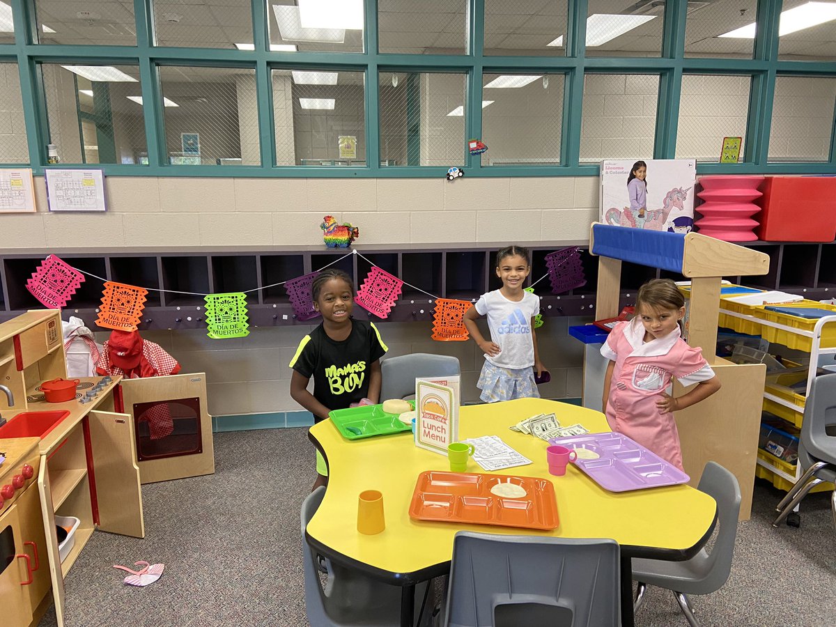StaceyClancyMBE's tweet photo. Loving the new centers in the Dramatic Playroom! @HumbleISD_MBE #mbeisfamily #nextkidup https://t.co/GJQE7qGPYJ