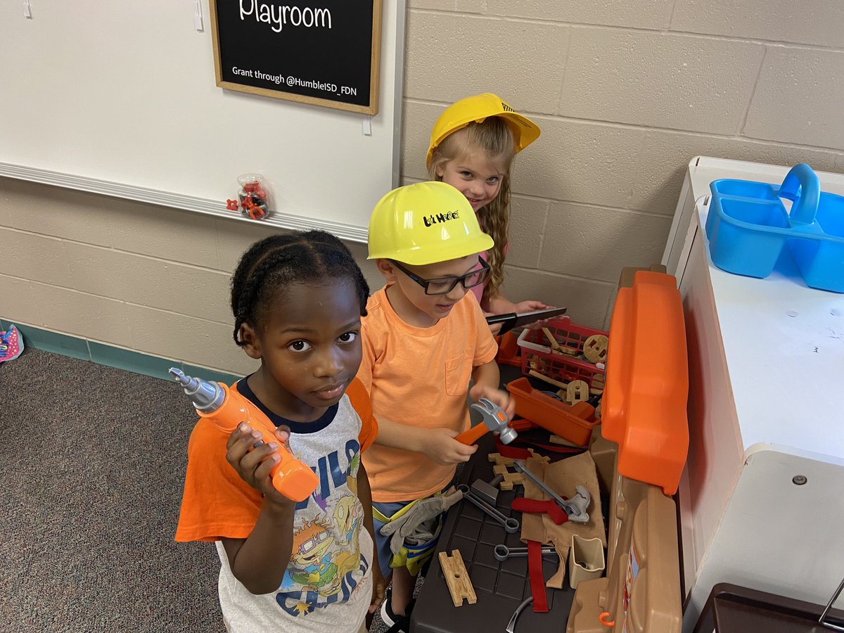StaceyClancyMBE's tweet photo. Loving the new centers in the Dramatic Playroom! @HumbleISD_MBE #mbeisfamily #nextkidup https://t.co/GJQE7qGPYJ