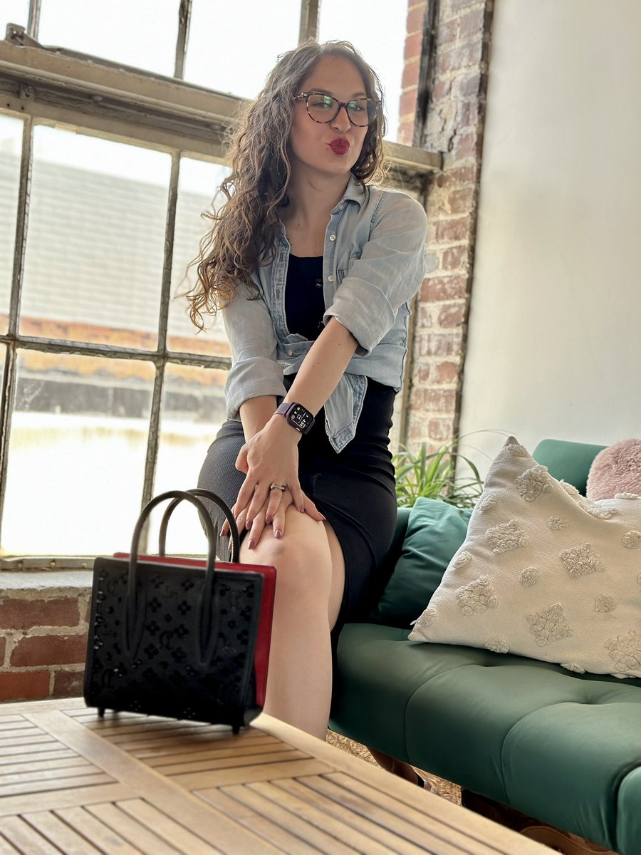 R0gerMortisTV's tweet photo. Let me introduce you all to the Queen behind the scenes 👑 ❤️ 

I wouldn’t be the man I am today if it wasn’t for a partner that pushed me to become the best version of myself 💪🏼

Find a partner that wants you to WIN and you will find yourself at the TOP with them right next to you 🤜🏼🤛🏼

@yourfriend_mo #CoupleGoals #winning #redbottoms