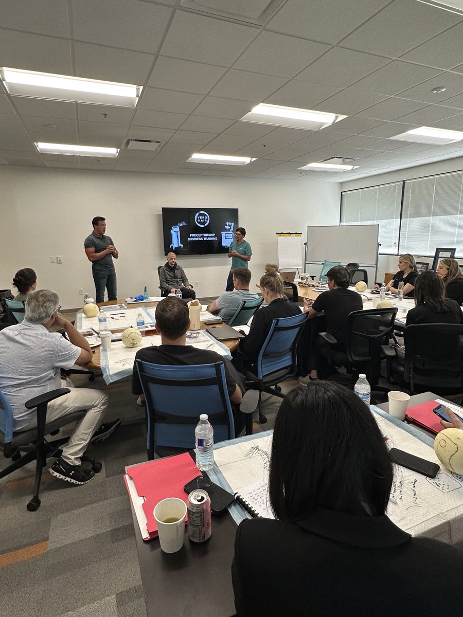 VenusHairAI's tweet photo. 🌟 Elevating Excellence in Hair Restoration! 🚀✨

We are thrilled to share this behind-the-scenes look at our recent VERO Hair™ Preceptorship training event, which took place at the heart of innovation, the Venus head office in San Jose, California. https://t.co/cpeEXNvXld