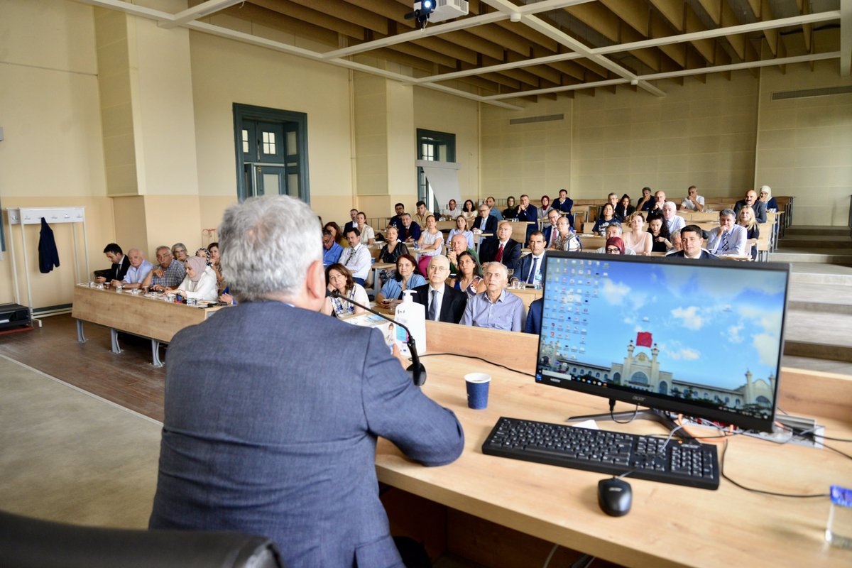 Sağlık Bilimleri Üniversitesi Hamidiye ve Hamidiye Uluslararası Tıp Fakülteleri Anabilim Dalı Başkanları toplantısı Rektörümüz Prof. Dr. Kemalettin Aydın’ın katılımlarıyla Hamidiye Külliyemizde gerçekleştirildi.