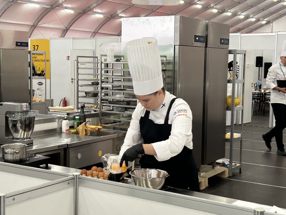 Jenna Kattilakoskea kannustamassa Gdanskissa. Kiitos Juliana Hokkanen valmennuksesta 👍😍