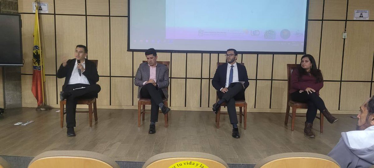 SwissTierrasCol's tweet photo. 📣 Memoria del I Foro “Sostenibilidad y Sistema de Administración de Tierras en Colombia”. 🧑‍🎓👩‍🎓@udistrital @APGUARILO  #sostenibilidad Redefiniendo el potencial de nuestro territorio. @SuizaColombia https://t.co/OiB3SY2Gxo