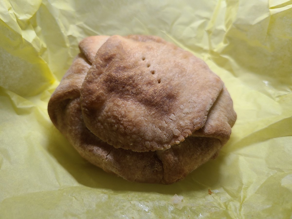 Leo_67's tweet photo. Lunch, chicken meat pie with chicken gravy for dipping. π From #PastyKitchen in #LosAlamitos #Navajo https://t.co/2VAg7SS776
