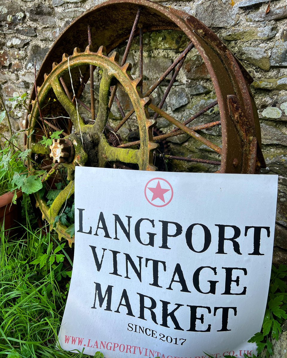 #Langport #VintageMarket will be in town next Saturday 9th September 10-4pm. Lots of traders already booked in and it should be a cracker! See you there! #salvage #industrial #buysecondhand #vintageinteriors #vintagefashion #linen #lace #Somerset #WhatsonSomerset #Somersethour