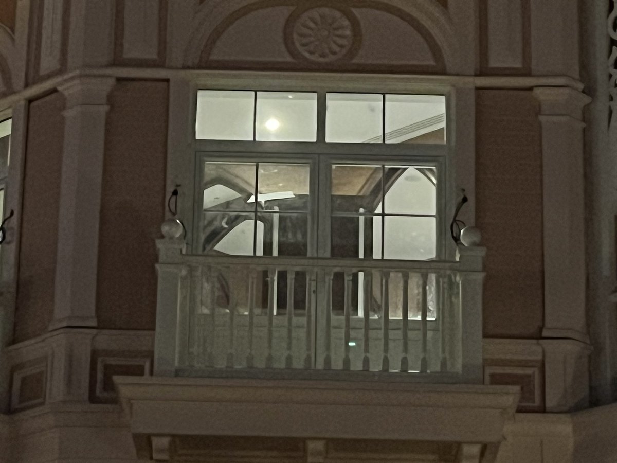 First look at shop inside the reimagined Disneyland Hotel. Opening in 2024! ⚜️