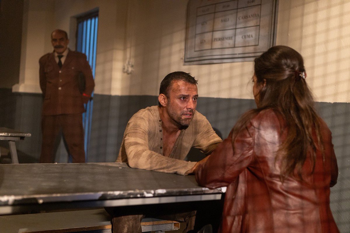 O Eylül bizden içimizdeki çocuğu caldı hemde hiç acımadan #DilekTaşı #HazalSubaşı