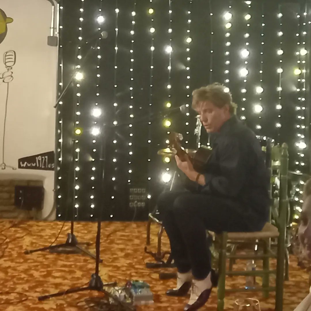 AsetelS's tweet photo. Thanks to @ernestoestrellacozar for his wonderful concert in @LemonrockGr 

Cultural Program of the IV International @AsetelTeoria Summer School https://t.co/6OcaIp2ZNV