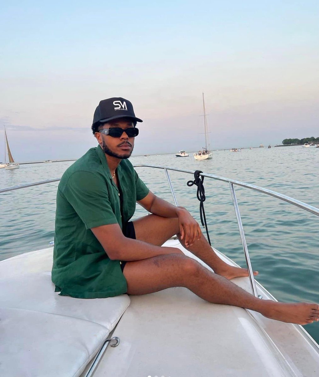 svisportswear's tweet photo. Happy birthday to our COO @gleach_ π Make 28 the best year yet πͺπΎ
#createyourownadventure https://t.co/3FqRHcl3Z9