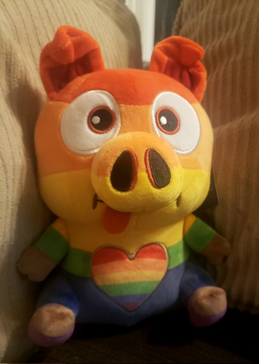 Comocha101's tweet photo. Finally got my Pride Piggle pet and I love him! 😍 #wizard101 #wizard101game #piggle #pride https://t.co/FK3e5Ouo5C