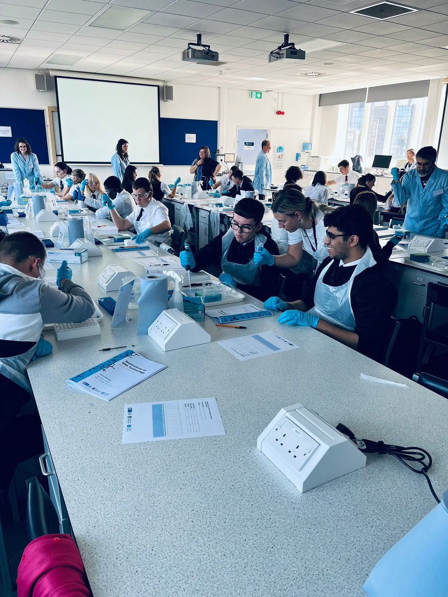 LHSScience_Dept's tweet photo. Our Higher Biology classes enjoyed a trip to the University of Glasgow today. They had some hands on experience of the PCR technique and gel electrophoresis. A fantastic experience for everyone involved! @LinwoodHigh https://t.co/SInHLn7F4M