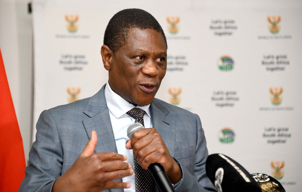 PMashatile's tweet photo. 📸| I wish to express my sincere appreciation and gratitude to the Leadership of the Parliamentary #PressGalleryAssociation for extending this gracious invitation to engage with us. #PPGA #MashatileQandA https://t.co/z7PxXzf740