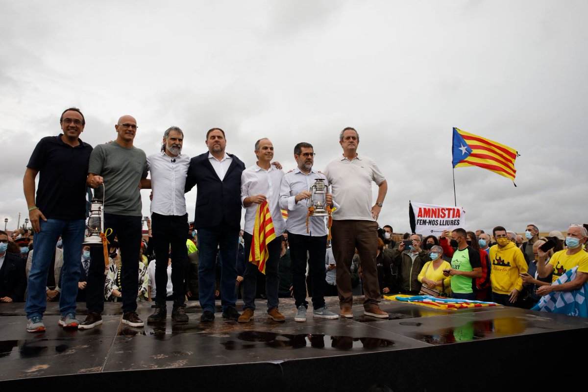 3CatInfo's tweet photo. El Suprem estudiarà dijous vinent si revoca els indults als presos del procés https://t.co/FUJ3LH7P1p https://t.co/JCt6bPcQhw