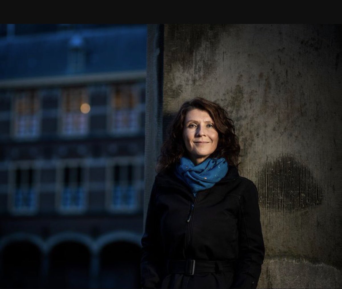RobinDraastens's tweet photo. Heb je vragen voor Esther Ouwehand? Stuur ze in en wie weet worden ze tijdens 'College Tour' beantwoord! Gebruik de hashtag #AskEsther ⬅️
#CollegeTour #Ouwehand #PvdD #EstherOuwehand
#PartijvoordeDieren @Ct_teunissen @Dolfjansen
@mariannethieme #Thieme
@estherouwehand https://t.co/3dQFm8cmaH